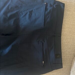 Vuori Meta Pant Athletic Slim Fit Ink (Navy) Size 33/32’ Inseam EUC